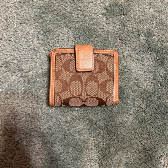 Vintage Coach Wallet - Picture 2 of 5